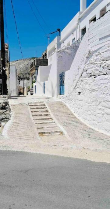 Apartament Naxos Mountain Retreat - Tiny House Build On Rock Koronos Zewnętrze zdjęcie